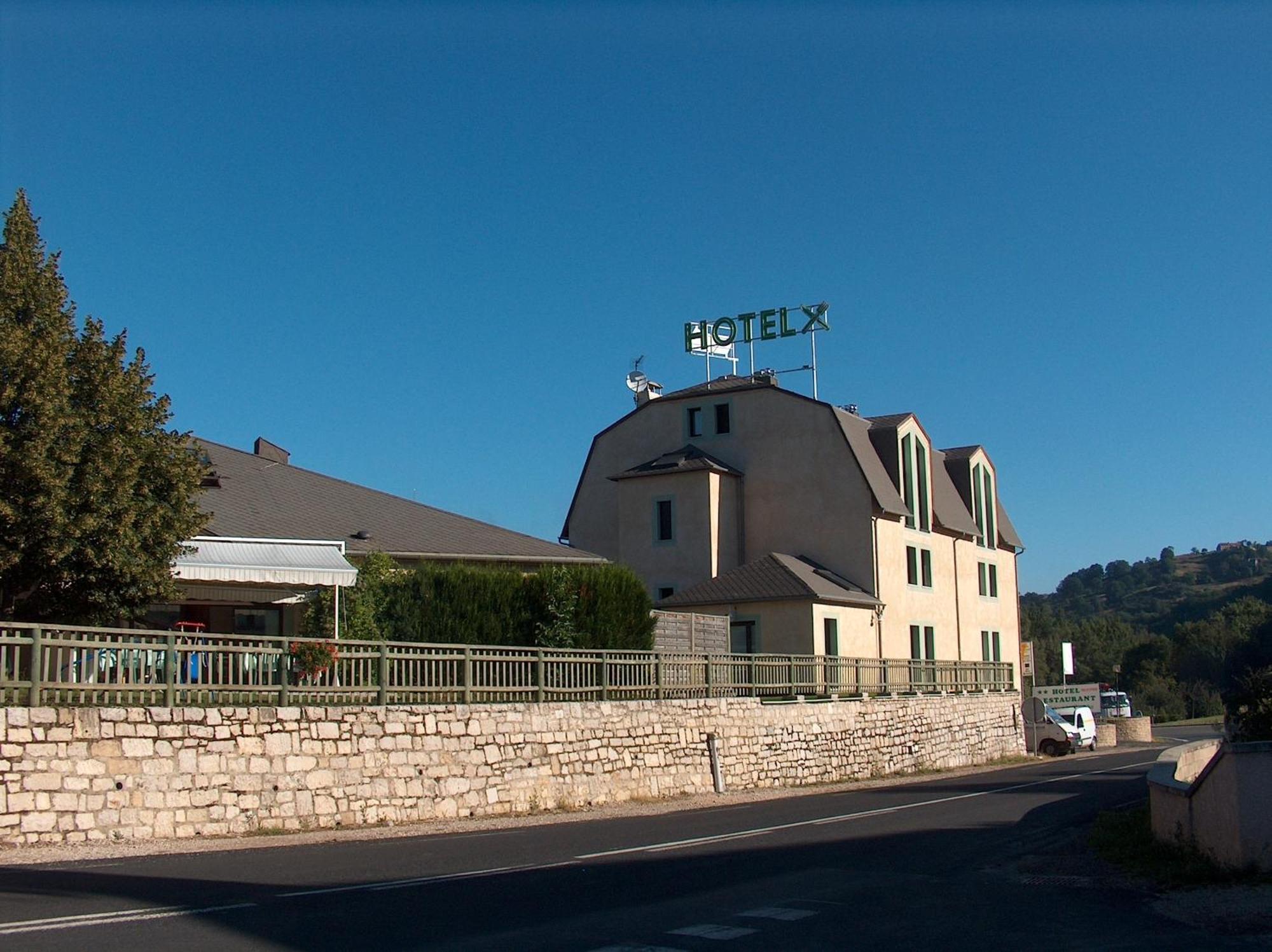 Hotel-Restaurant Le Calice Du Gevaudan - A75 Banassac Exterior foto
