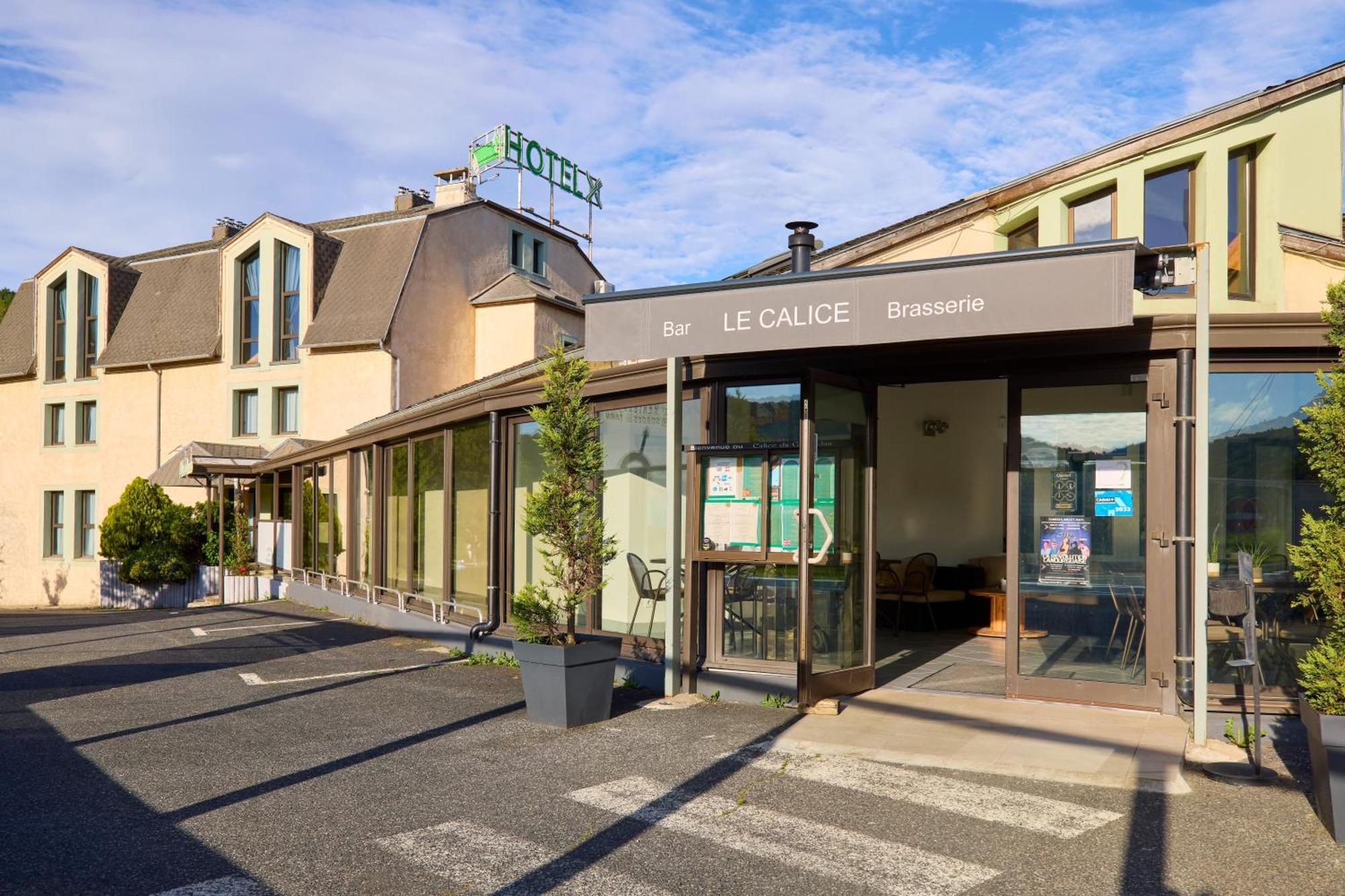 Hotel-Restaurant Le Calice Du Gevaudan - A75 Banassac Exterior foto