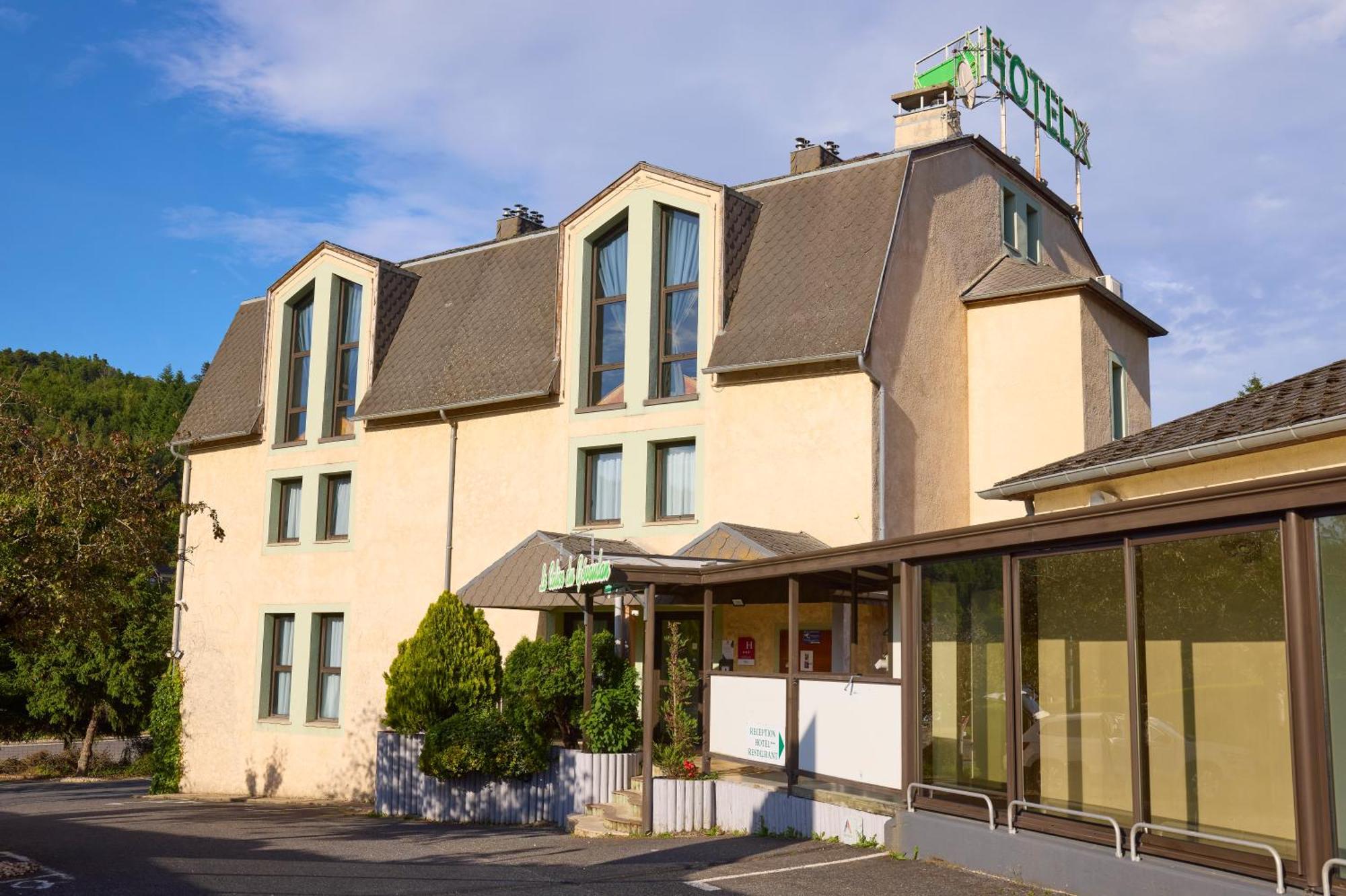 Hotel-Restaurant Le Calice Du Gevaudan - A75 Banassac Exterior foto